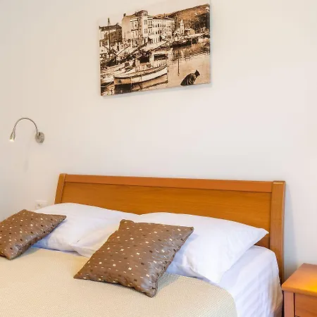 Idyllisches Nur 120 Meter Zum Sandstrand Mit Meerblick, Privatem Balkon, Wifi Apartman