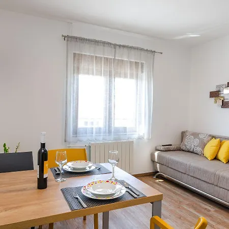 Idyllisches Nur 120 Meter Zum Sandstrand Mit Meerblick, Privatem Balkon, Wifi *