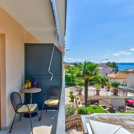 Apartman Idyllisches Nur 120 Meter Zum Sandstrand Mit Meerblick, Privatem Balkon, Wifi *