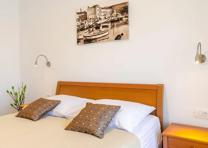 Idyllisches Nur 120 Meter Zum Sandstrand Mit Meerblick, Privatem Balkon, Wifi Apartman
