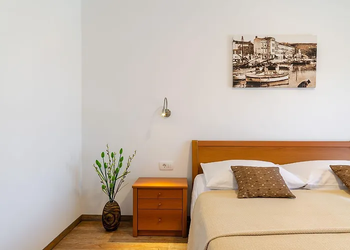 Apartman Idyllisches Nur 120 Meter Zum Sandstrand Mit Meerblick, Privatem Balkon, Wifi Crikvenica