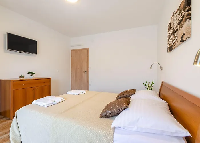 Idyllisches Nur 120 Meter Zum Sandstrand Mit Meerblick, Privatem Balkon, Wifi Apartman