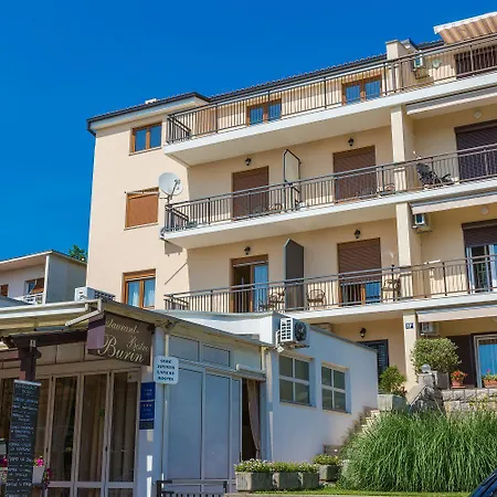 Apartmán Idyllisches Nur 120 Meter Zum Sandstrand Mit Meerblick, Privatem Balkon, Wifi