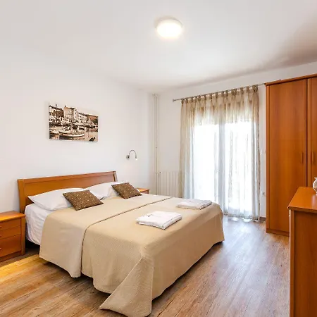 Apartmán Idyllisches Nur 120 Meter Zum Sandstrand Mit Meerblick, Privatem Balkon, Wifi *